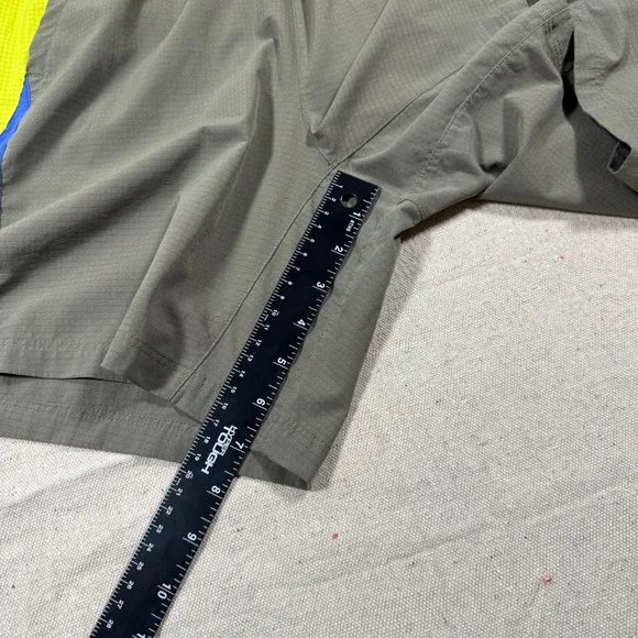 Saucony Running Shorts Mens M Olive Green Neon Yellow Blue Excellent Athletic - Picture 10 of 10